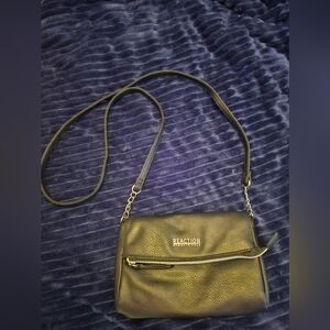 Kenneth Cole reaction 2 tier small shoulder bag purse. Black.